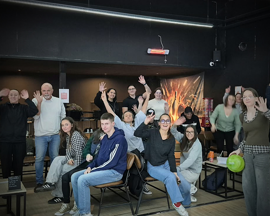 Bonne humeur et sourires pendant la soirée de cohésion